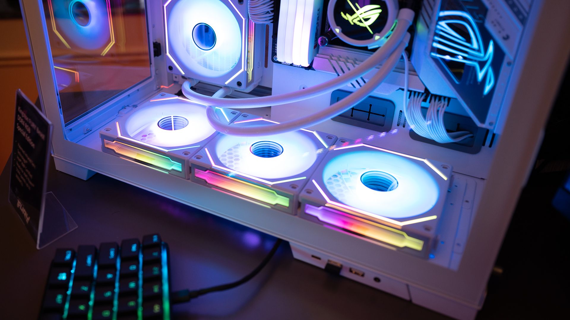 Ventiladores RGB em um PC para jogos