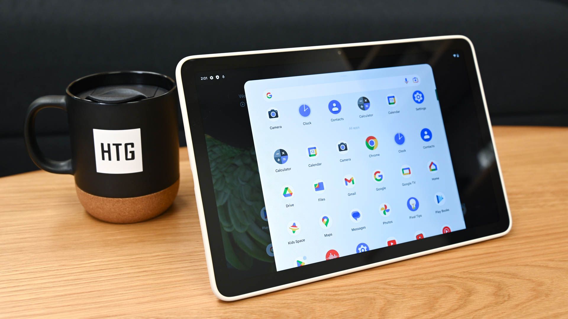 A bandeja de aplicativos no Google Pixel Tablet aberta