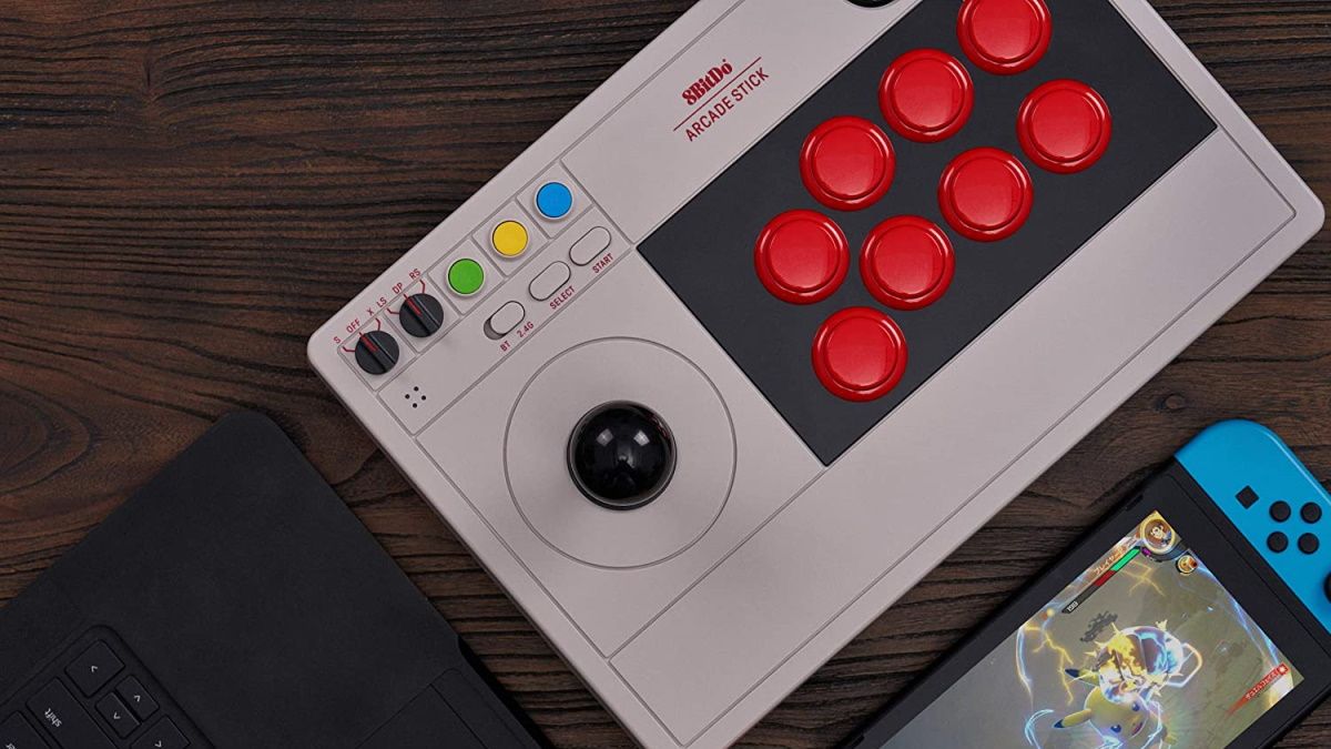 8bitdo Arcade Stick com switch e laptop