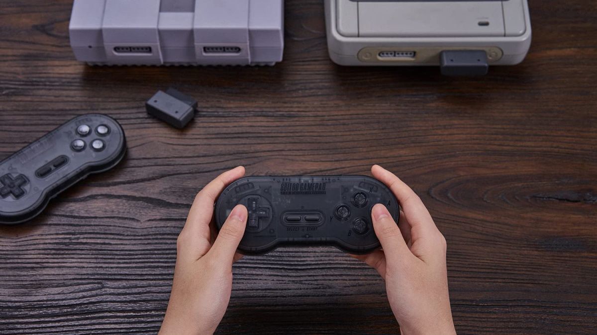 8bitdo SN30 sendo usado com SNES