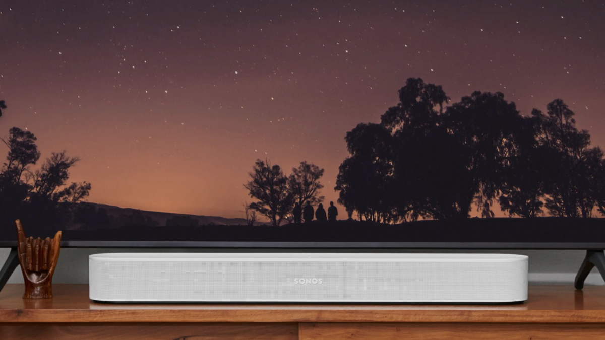 Barra de som Sonos Beam (2ª geração) contra um fundo branco