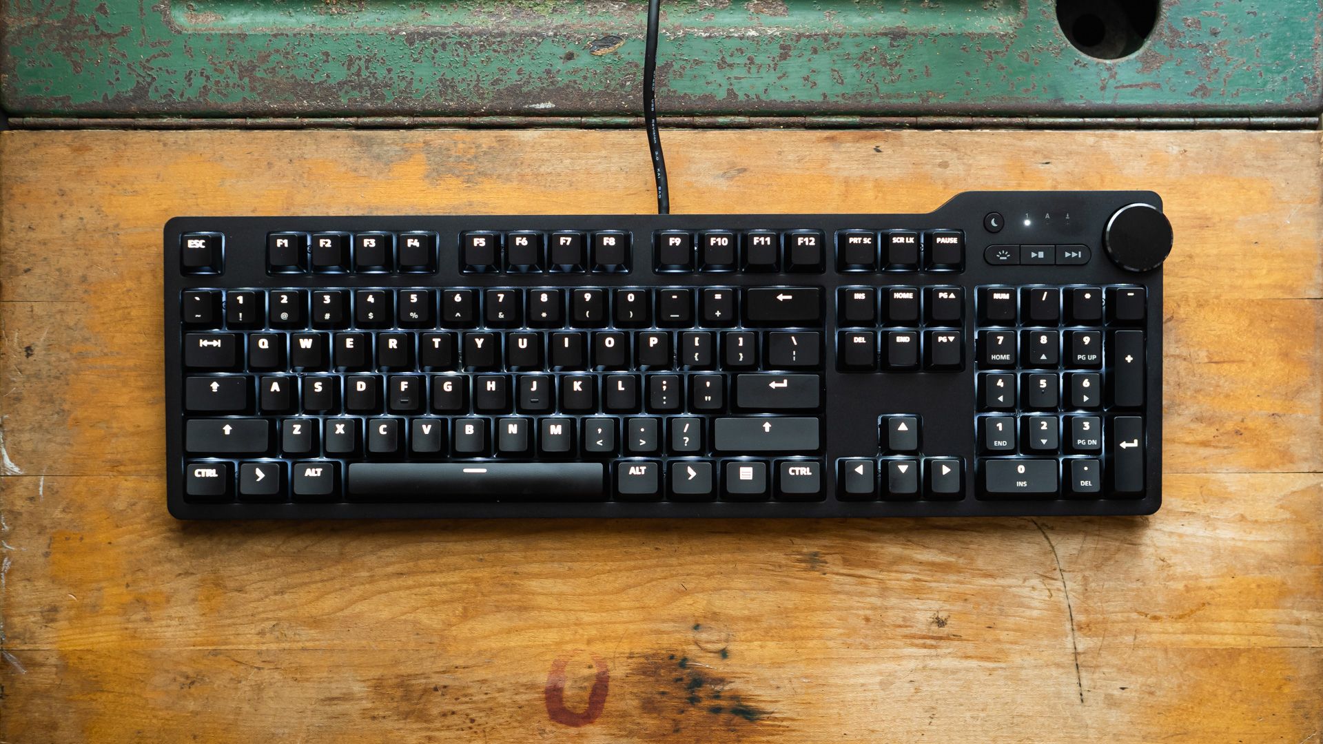 Das Keyboard 6 Professional em uma mesa