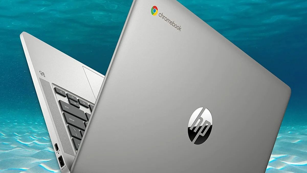 HP Chromebook 14 em fundo aquoso