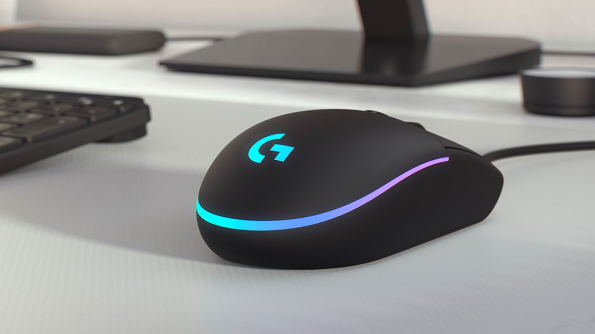 Logitech G203 Lightsync em uma mesa