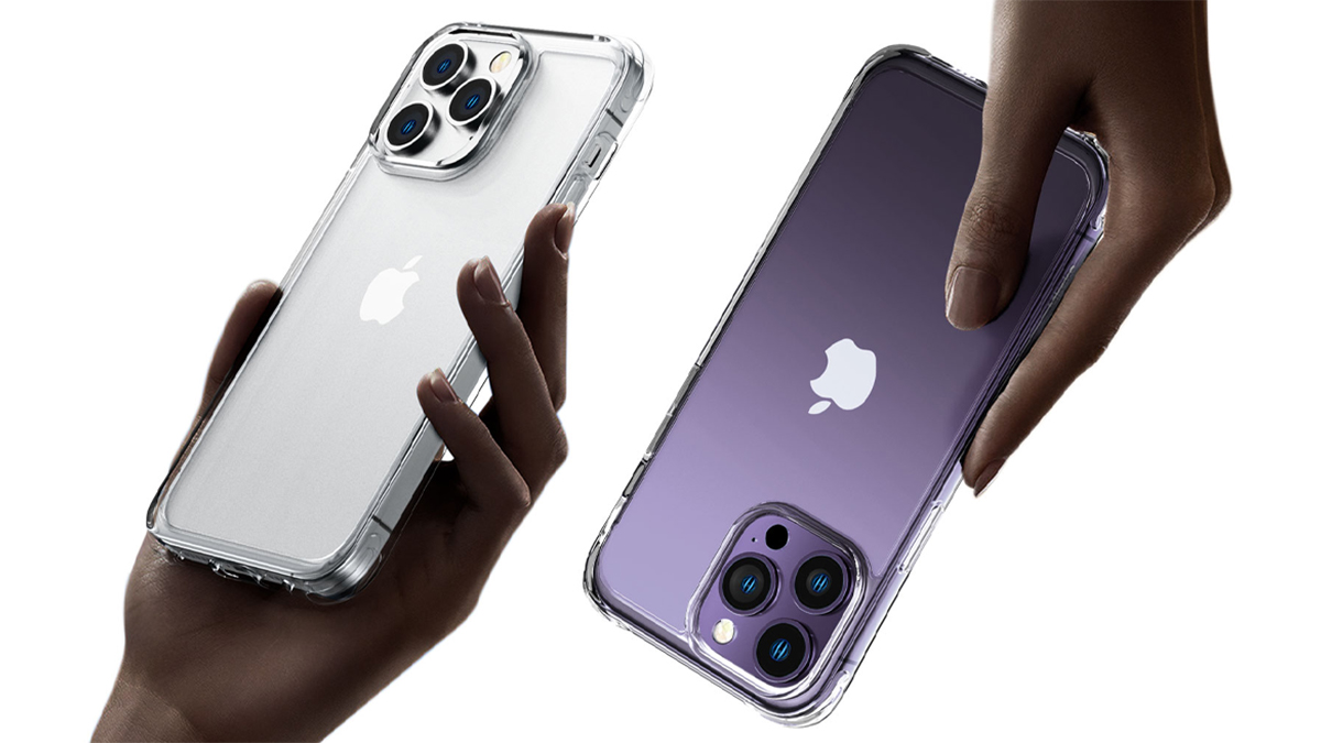 Mãos segurando dois iPhone 14 Pros embrulhados em capas Mkeke transparentes