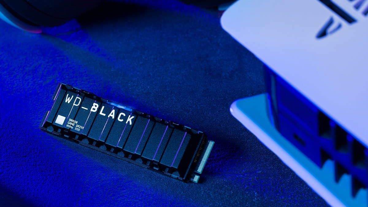 SSD WD BLACK próximo ao PS5