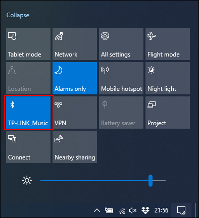 Toque no ícone do Windows Action Center na barra de tarefas e, em seguida, toque no bloco Bluetooth para ativá-lo ou desativá-lo
