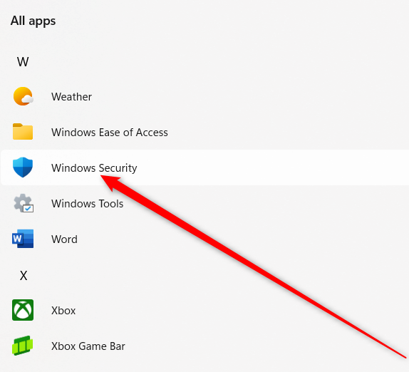 Uma lista de aplicativos no Windows 11 com uma seta vermelha apontando para Segurança do Windows