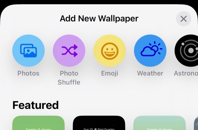 Diferentes opções de papel de parede no iOS 16