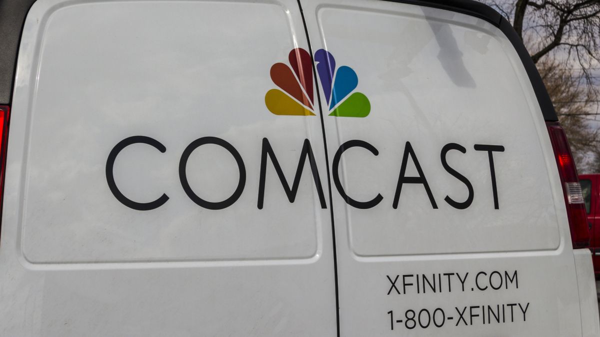 Logotipo da Comcast em uma van