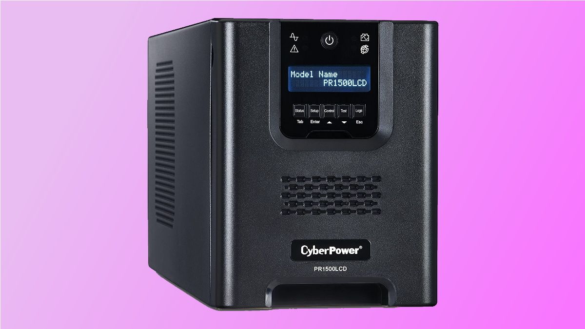 CyberPower PR1500LCD em fundo rosa