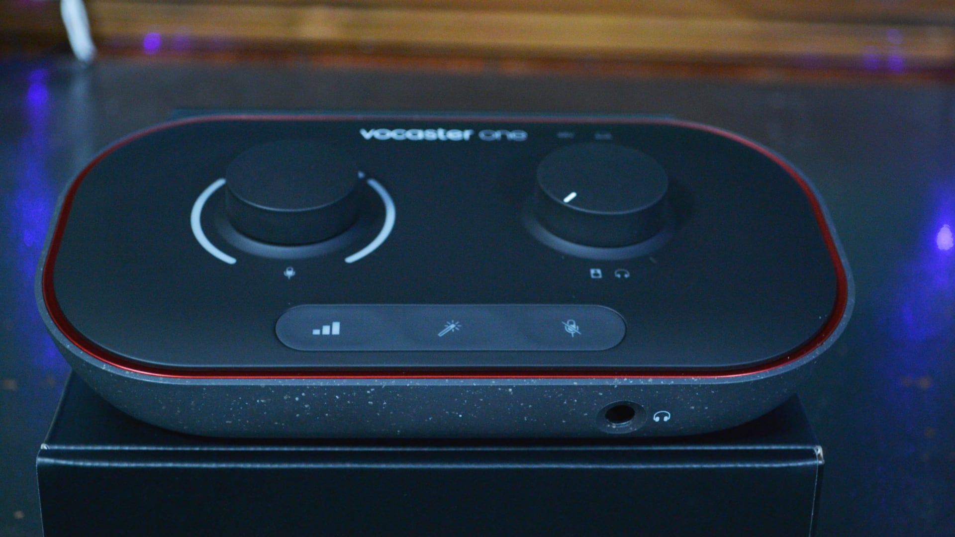 Focusrite Vocaster Uma vista frontal