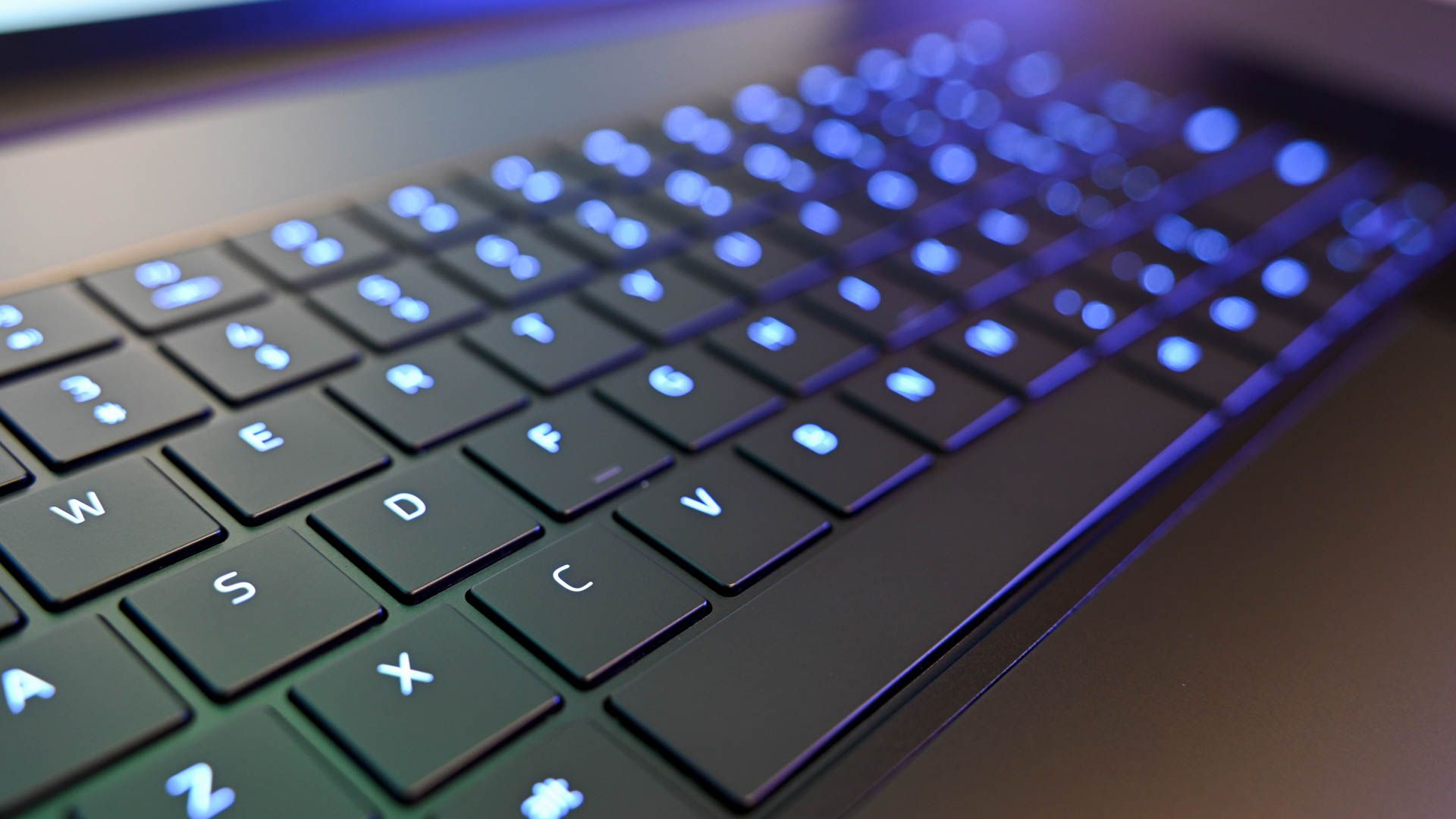 Teclado iluminado no Razer Blade 18.