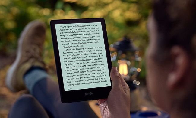 Kindle Paperwhite com tela quente.