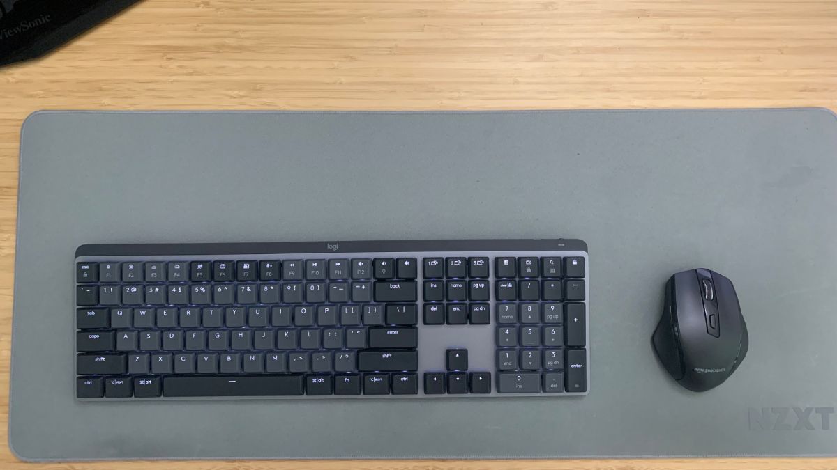 Logitech MX Mechanical na mesa