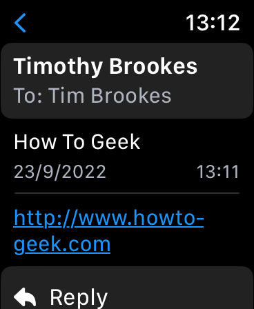 Link tocável em uma mensagem de e-mail no Apple Watch