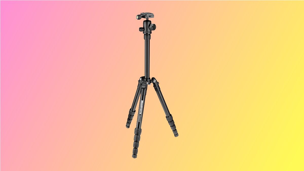 Manfrotto Element Traveller em fundo rosa e amarelo