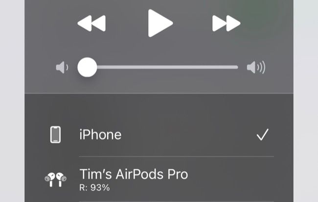 Selecionando manualmente AirPods no iOS 15 na caixa Reproduzindo Agora