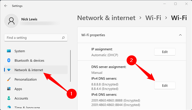 Navegue até as configurações do adaptador de rede e clique em