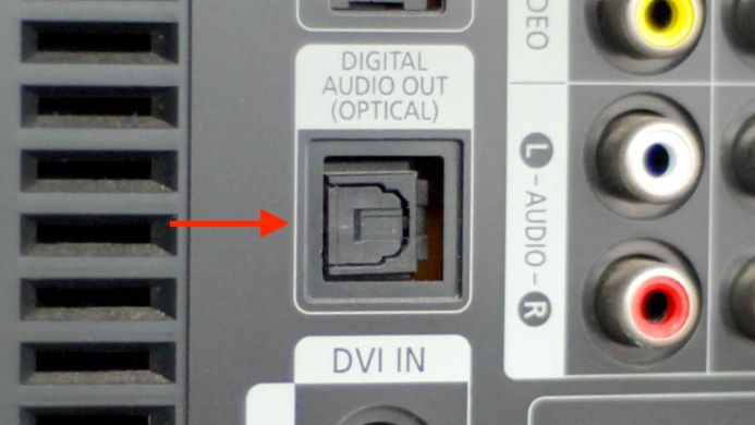 Saída óptica em uma TV antiga