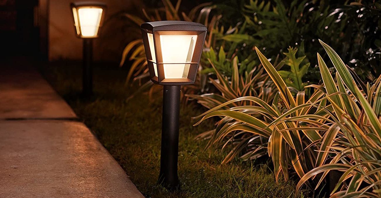 Philips Hue Econic Pathlights no caminho