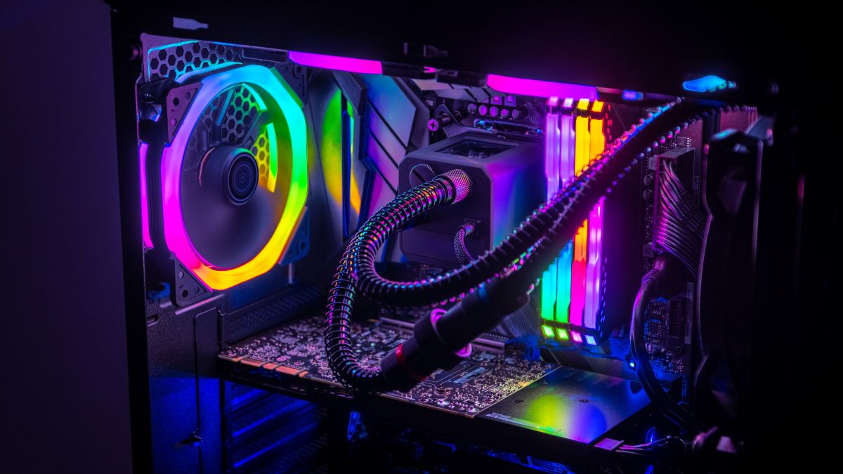 Um PC para jogos com iluminação LED.