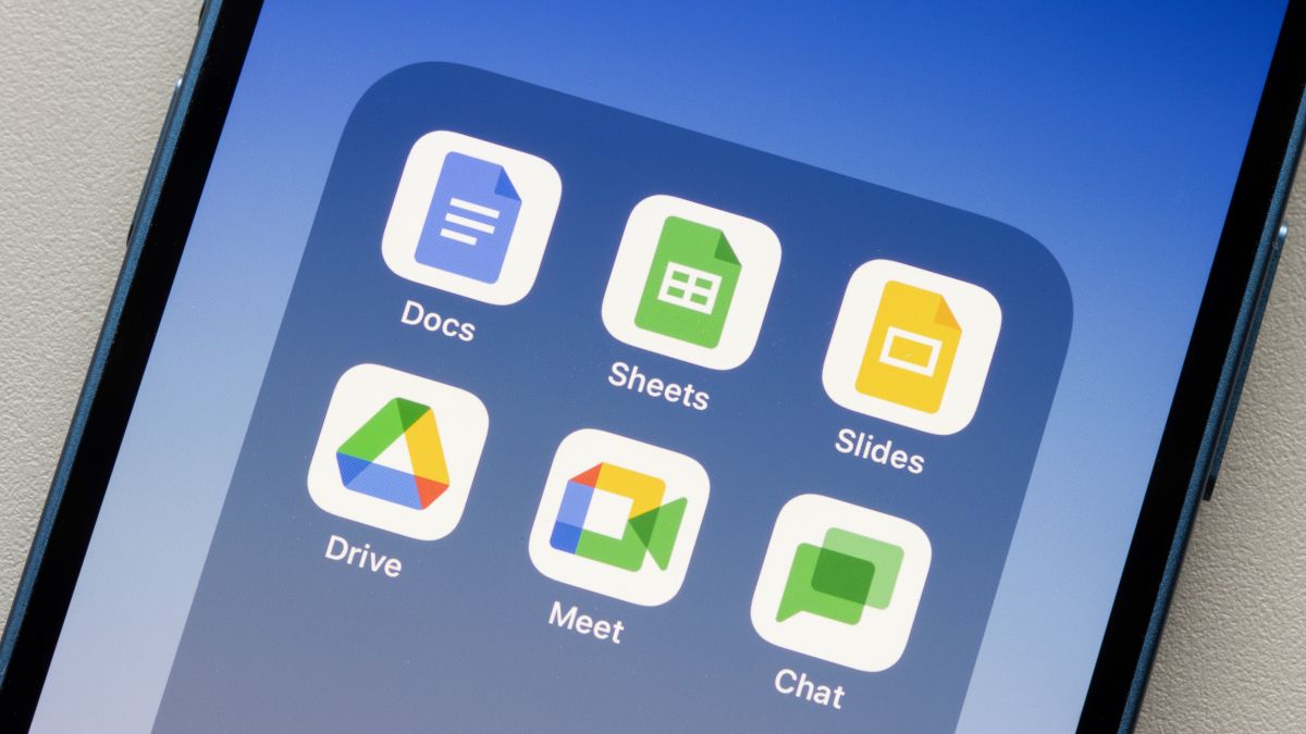 Tela do iPhone mostrando ícones do app Google Workspace.