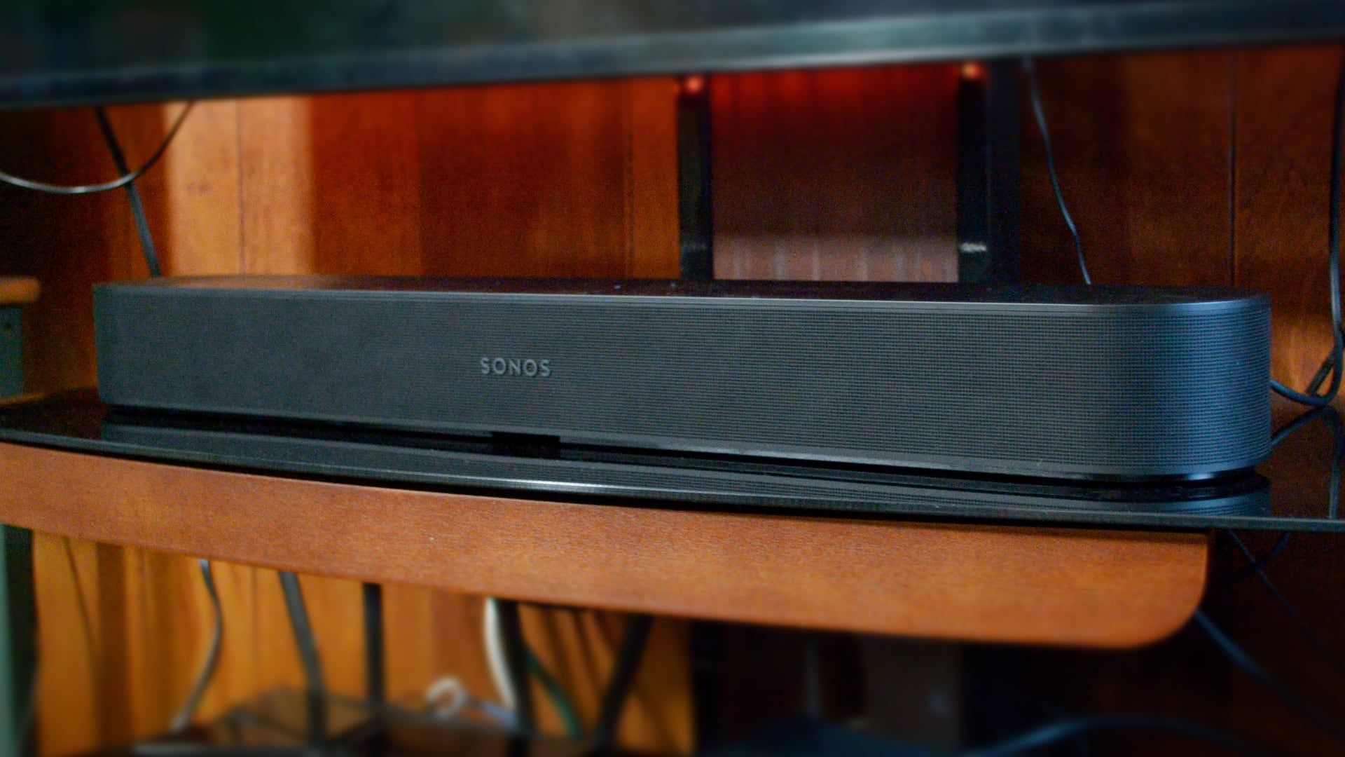 Sonos Beam embaixo da TV