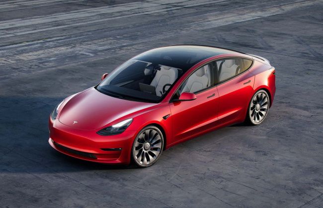 Um Tesla Modelo 3.