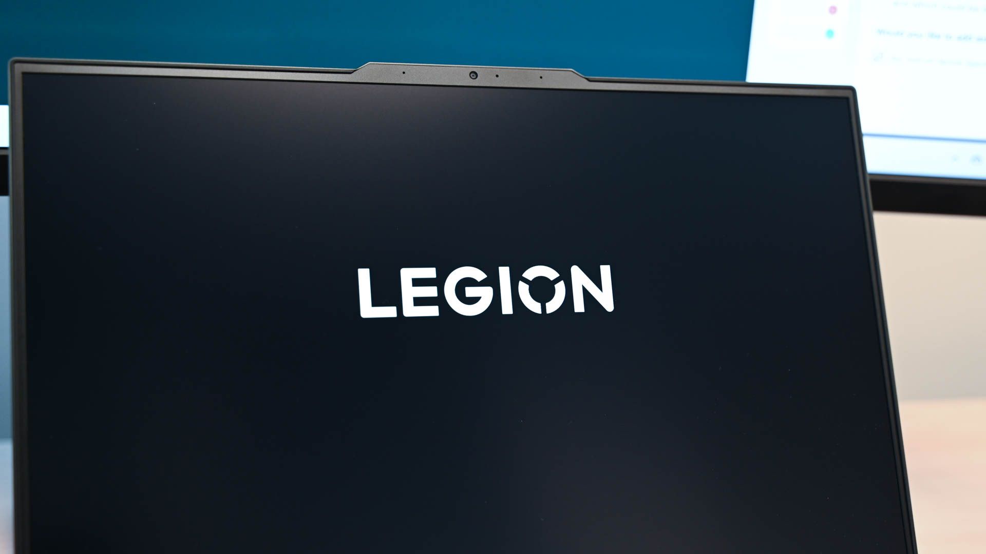 A tela de inicialização do Legion no Lenovo Legion Pro 5 AMD Gen 8.